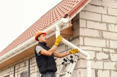 Pose et remplacement de gouttières au Latet